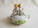 Cutie bomboniera portelan bisque Majolica, amorasi colectie