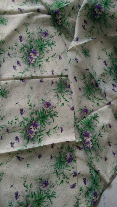 XM Material textile vintigi vascoza imprimata cu flori mov 2.25 / 1.12m