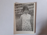 Fotografie 6/9 cm cu femeie din Rom&acirc;nia &icirc;n 1968