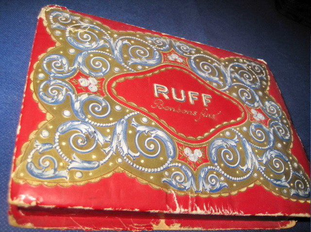 4225-Cutie ciocolata carton veche Ruff- Bombon fines.