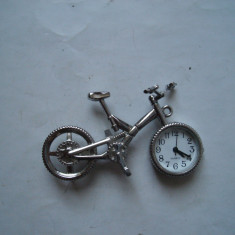 Ceas de birou quartz sub forma de bicicleta, stare foarte buna