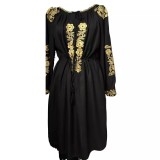 Cumpara ieftin Rochie traditionala midi neagra cu motiv floral auriu - RTM37