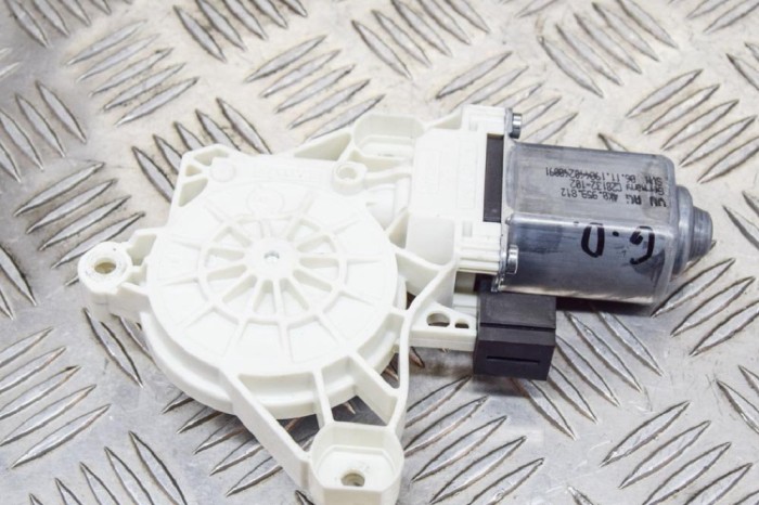 Motor macara geam ușă dreapta spate AUDI A6 4A2, C8 2020 OEM: C28132-102,4K0959812 11601243