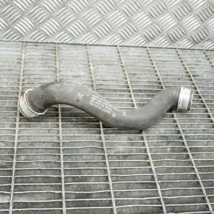 Furtun radiator răcire st&acirc;nga MERCEDES-BENZ C T-Model S204 2012 OEM: A2045011582 10002664
