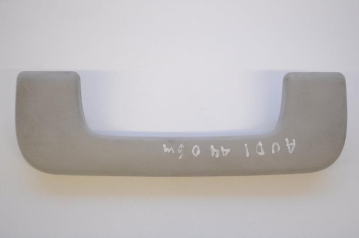 M&acirc;ner plafon dreapta față AUDI A4 8EC, B7 2006 OEM: 8E0857607 1661327