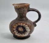 Ulcior vaza cu maner DUMLER &amp; BREIDEN ceramica glazurata anii &#039; 70 Germania motive etnografice decor retro 189/16