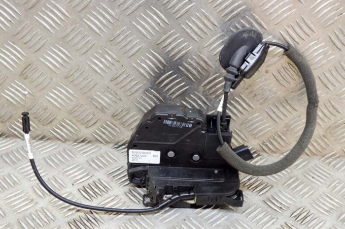 &Icirc;ncuietoare ușă dreapta față RENAULT CLIO IV BH_ 2014 OEM: 805004945R,40627203 | 15460996