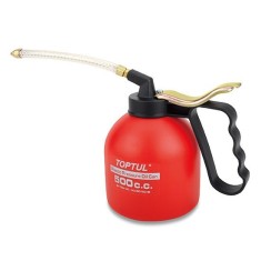 Pompita ulei plastic 500 CC cu furtun flexibil, TOPTUL