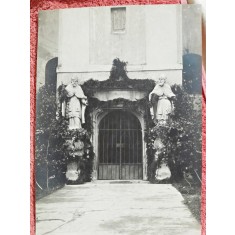 Fotografie, intrarea in cavou, constructie secolul XIX