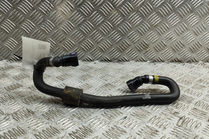 Furtun de lichid de răcire VOLVO XC60 II 246 2019 OEM: 31338404 23129387