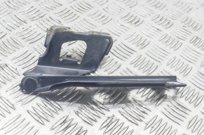 Balama capota dreapta față AUDI A5 8T3 2008 OEM: 8T0823302B 12104883