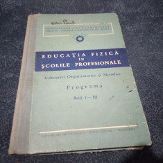 EDUCATIA FIZICA IN SCOLILE PROFESIONALE INDRUMARI 1954