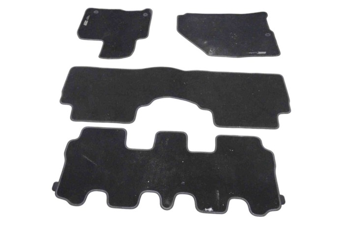 Set covorașe KIA SORENTO III UM 2019 OEM: C5143ADE17GL