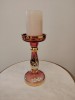 Suport vintage pentru lum&acirc;nare din cristal roz cu decor floral și inserții aurii &ndash; 21 cm