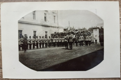 Artileristi romani in cadrul unui eveniment, perioada interbelica// fotografie foto