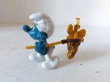 Strumf, Smurf cu plasa de prins fluturi, jucarie cauciuc , Schleich, Peyo, W. Germany, 5,5cm
