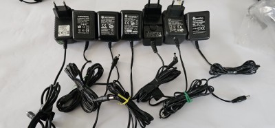 ALIMENTATOR 5V , 4,5V , 4,8 V, TOTAL LOT 7 BUCATI , TOATE FUNCTIONEAZA . foto