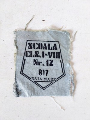 Numar matricol scolar ecuson anii 80, Baia Mare, Scoala cls I-VIII nr. 12 foto