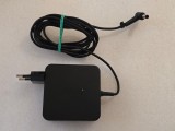 Incărcător laptop original ASUS 65W, 19V, 3.42A, Mufa 5.5 x 2.5 mm, Incarcator standard