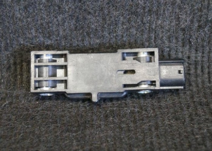 Senzor de impact st&acirc;nga spate SUZUKI GRAND VITARA II JT, TE, TD 2007 OEM: 38930-65J30 2035454