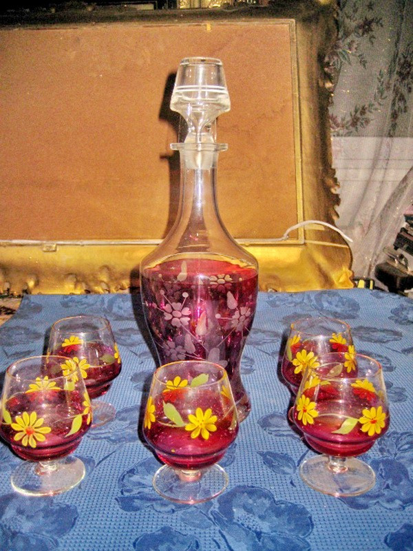 723A-Set servit tuica vechi sticla+5 pahare fond bordo. | Okazii.ro