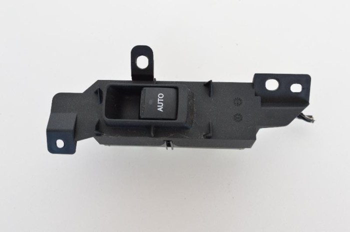 Buton geam ușă dreapta spate LEXUS GS III GRS19_, UZS19_, URS19_ 2007 OEM: 84810-30170 2340557
