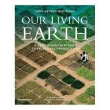 Cumpara ieftin Carte "Our Living Earth" - Mediu, Natura, Ecologie pentru Copii