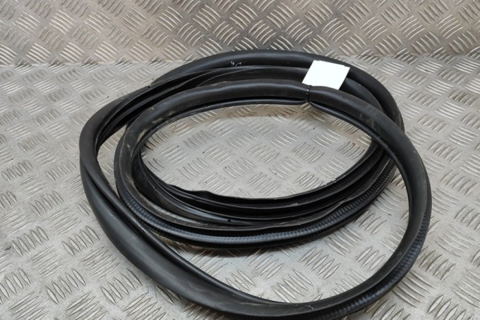 Garnitura ușă st&acirc;nga față MAZDA CX-30 DM 2023 OEM: DFR5-68-911A | 29508497