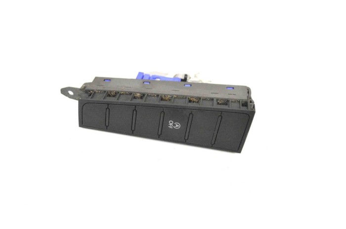 Comutator VW PASSAT Variant B7 365 2011 OEM: 3AC927137J 13776248