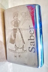 D03-I-Bricheta benzina SABER FATE staynight veche 6/4 cm.