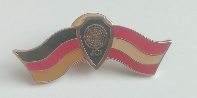 QW9 N7 53 - insigna - tematica nationala - steaguri - JCI Germania - Spania foto