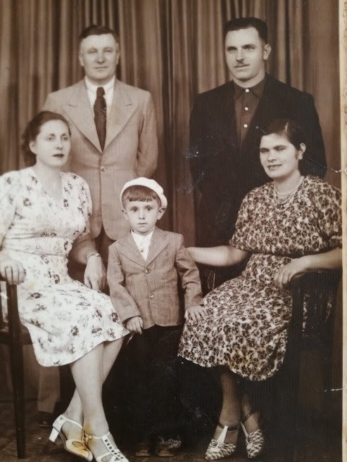 Foto interbelică de familie, Roman, 26 iulie 1942, jud Neamț
