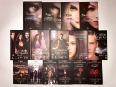Seria Colectia Set Jurnalele Vampirilor, Jurnalele lui Stefan cu semnul de carte, Lisa Jane Smith (L.J. Smith) 15 vol, stare excelenta.