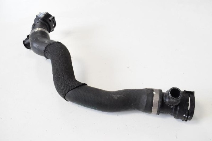 Furtun radiator răcire dreapta BMW X5 F15, F85 2014 OEM: 8514218 4070268