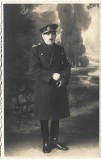 P3239N Căpitan rom&acirc;n cu manta și mănuși, perioada regalității