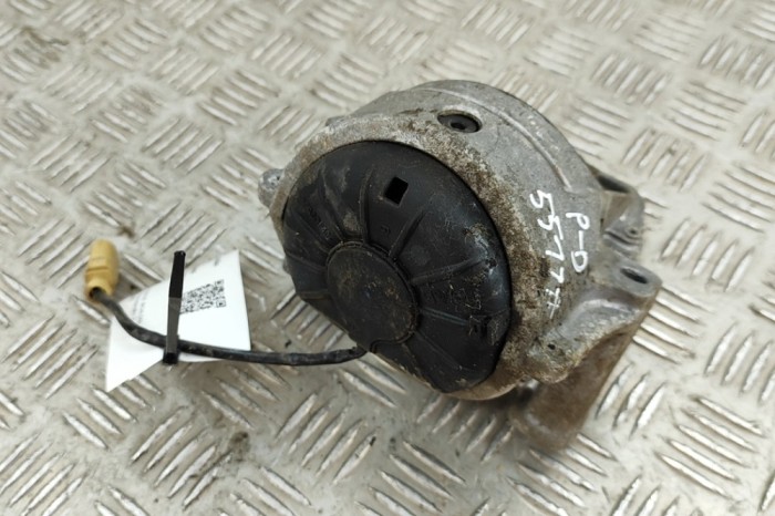 Suport motor dreapta PORSCHE MACAN DKN 2021 OEM: PAC199381A | 31458255