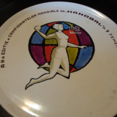 Placheta portelan sau ceramica-A II-a editie a C.M. de Handbal fem -Brasov 1962