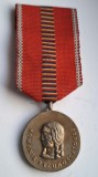 Medalia Cruciada impotriva Comunismului 1941 WW2 cu panglica originala, stare impecabila, nepurtata . Varianta oficiala semnata de gravorul P. Grant