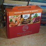 SCOALA DE BUCATARI MASTERCHEF : TRUCURI, TEHNICI SI RETETE * CUTIE CADOU CU 8 VOLUME , 2014