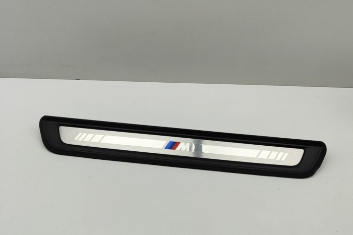 Ornament prag st&acirc;nga față BMW 3 G20, G28 2024 OEM: 8079739 30740238