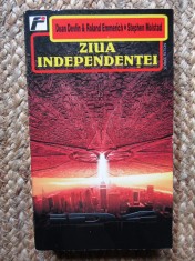 ZIUA INDEPENDENTEI-DEAN DEVLIN, ROLAND EMMERICH, STEPHEN MOLSTAD foto