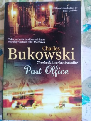 Post office - Charles Bukowski foto