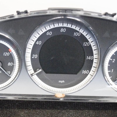 Ceas de bord MERCEDES-BENZ C T-Model S204 2010 OEM: A2049003805A2C53414745A2C53369460A2049016100A2049022702A2049022802 3928619 foto