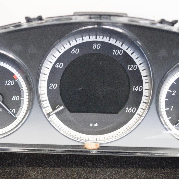 Ceas de bord MERCEDES-BENZ C T-Model S204 2010 OEM: A2049003805A2C53414745A2C53369460A2049016100A2049022702A2049022802 3928619