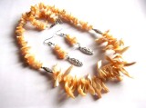 Set pandantiv si cercei cu sidef bej 46492