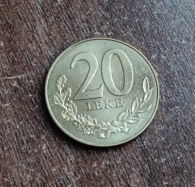 C50 - Moneda foarte veche - Albania - 20 leke - 2000 foto