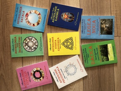 Set complet carti astrologie foto