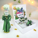 Cumpara ieftin Set Cutie Trusou cu Lumanare, 9 Piese, &quot;Azi m-am Botezat&quot;, Verde Safari Animale - TB260