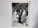 Fotografie cca 6/9 cm de grup din Franța &icirc;n 1949