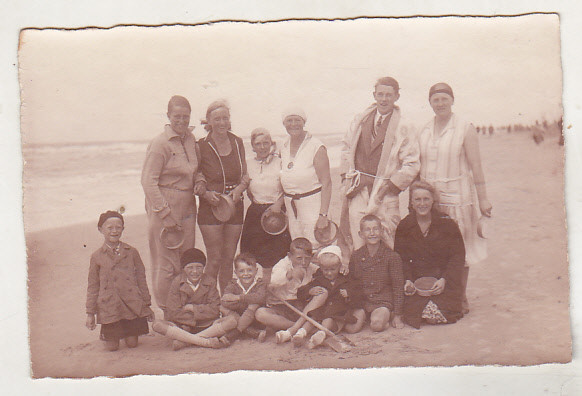 bnk foto Pe plaja - anii `30 - locatie necunoscuta